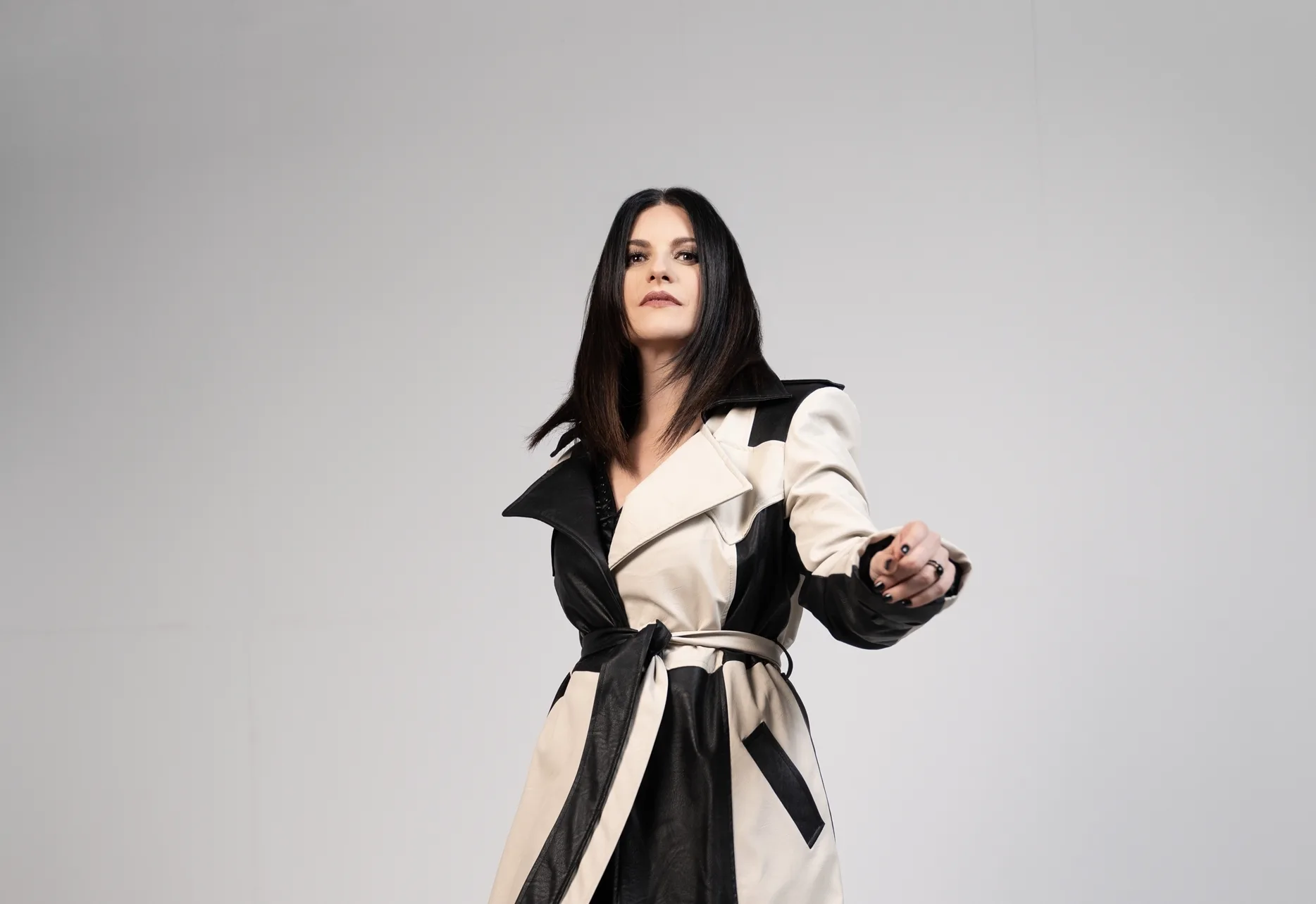 Laura Pausini retorna ao Latin Grammy® com seu álbum "Almas Paralelas", indicado na categoria "Melhor Álbum Vocal de Pop Tradicional"