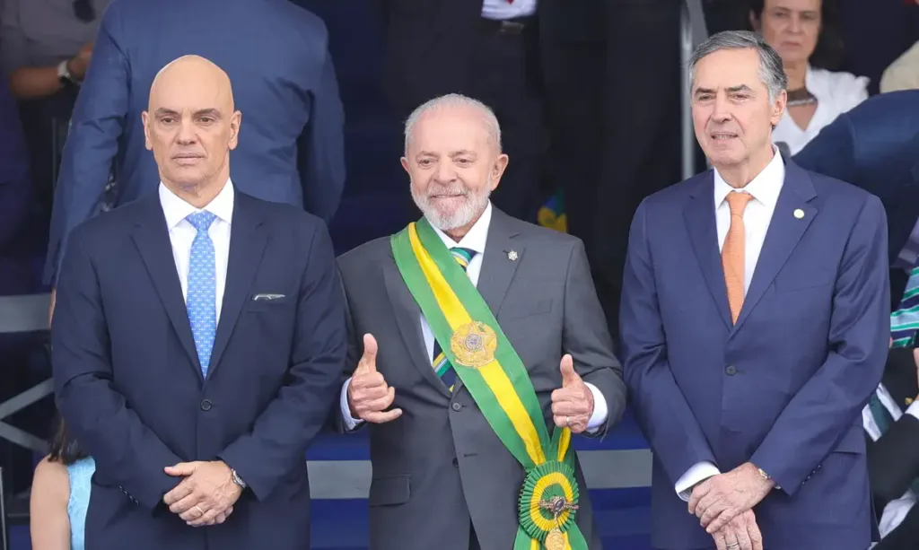 Moraes, Lula e Barroso na cerimônia do 7 de Setembro