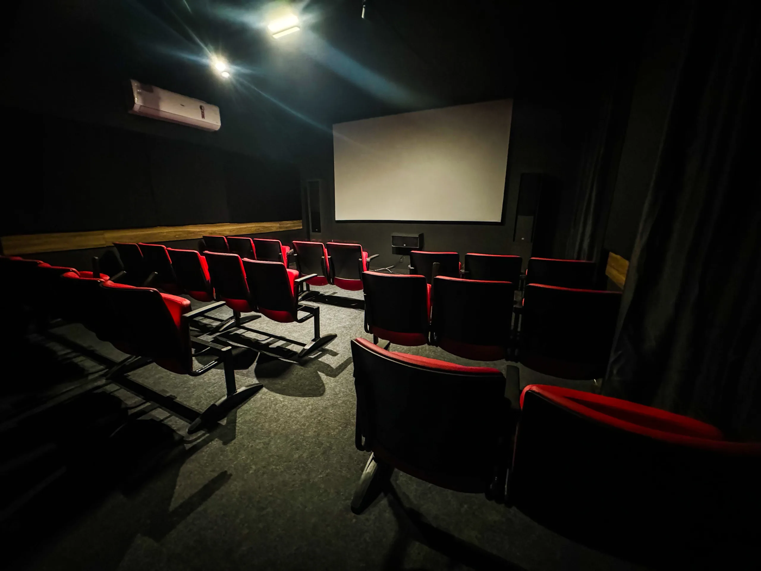 Sala de cinema da Casa Doc, que será um novo espaço de exibição de cinema social e debates culturais em Niterói - Foto: Divulgação