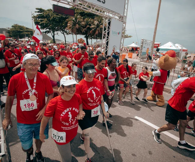 Orla de Copacabana recebe corrida solidária Terry Fox Run