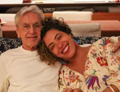 Caetano Veloso grava vídeo em apoio à candidata Talíria Petrone