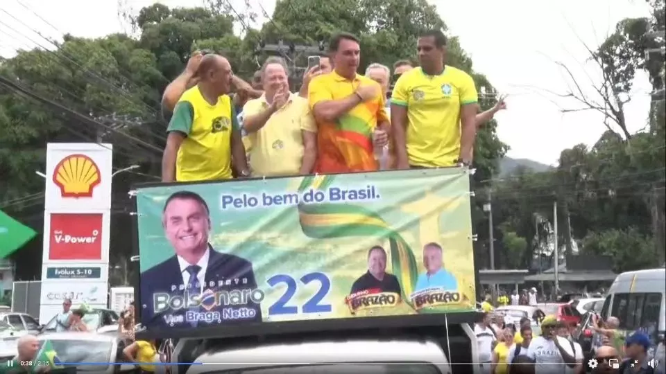 Chiquinho Brazão, preso pela morte de Marielle, ao lado de Flávio Bolsonaro em campanha no Rio. Foto: reprodução