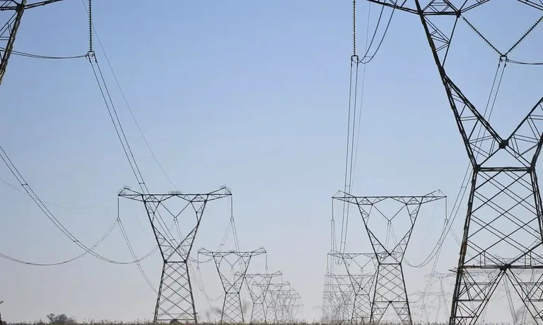 Retorno à bandeira tarifária verde influenciou na queda de 2,77% na energia elétrica residencial