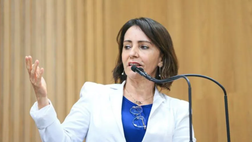 Emília Corrêa (Foto: César de Oliveira/Câmara Municipal de Aracaju)