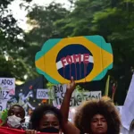 Brasileiros em protesto contra as políticas que aumentaram a fome no Brasil. Foto: Mídia Ninja