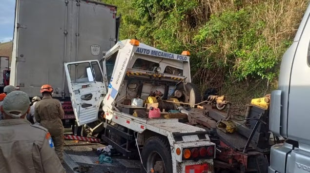 Engavetamento na Dutra deixa duas pessoas feridas | Diário Carioca