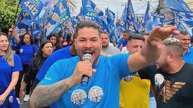 Clayton Damaceno Pereira (sem partido) era assessor parlamentar na prefeitura de Queimados
