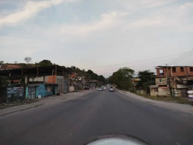 Avenida Joaquim da Costa Lima, que conecta Duque de Caxias e Belford Roxo
