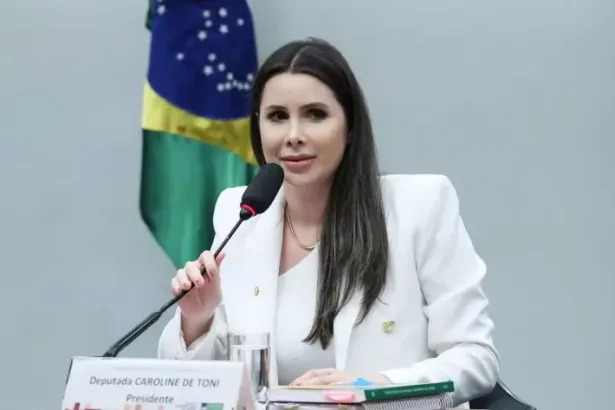 Presidente da Comissão de Constituição e Justiça (CCJ) da Câmara, Caroline De Toni (PL-SC). Foto: Bruno Spada/Câmara dos Deputados