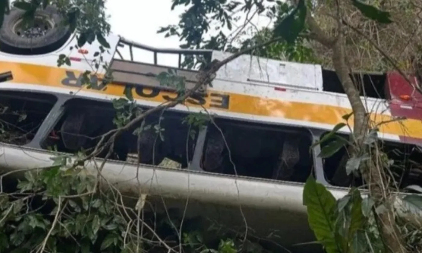 Acidente de ônibus deixa 18 mortos em Alagoas