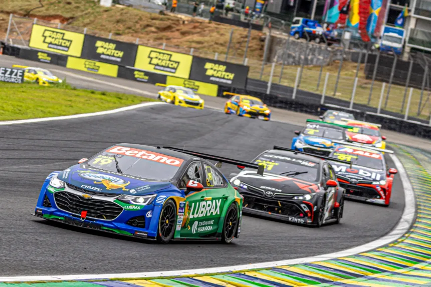 Felipe Massa é quinto na corrida sprint em Interlagos