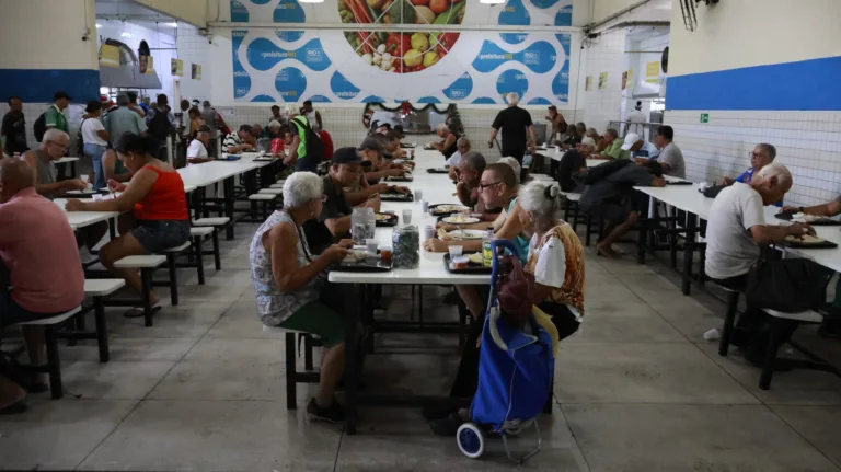 O fim de ano terá cardápio especial nos restaurantes de Bangu, Campo Grande e Bonsucesso. Crédito das fotos: Roberto Moreyra/SMTE