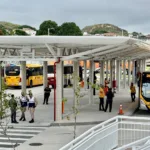 O terminal tem 18,3 mil metros quadrados e conta com integração entre ônibus comuns e vans - Beth Santos/Prefeitura do Rio