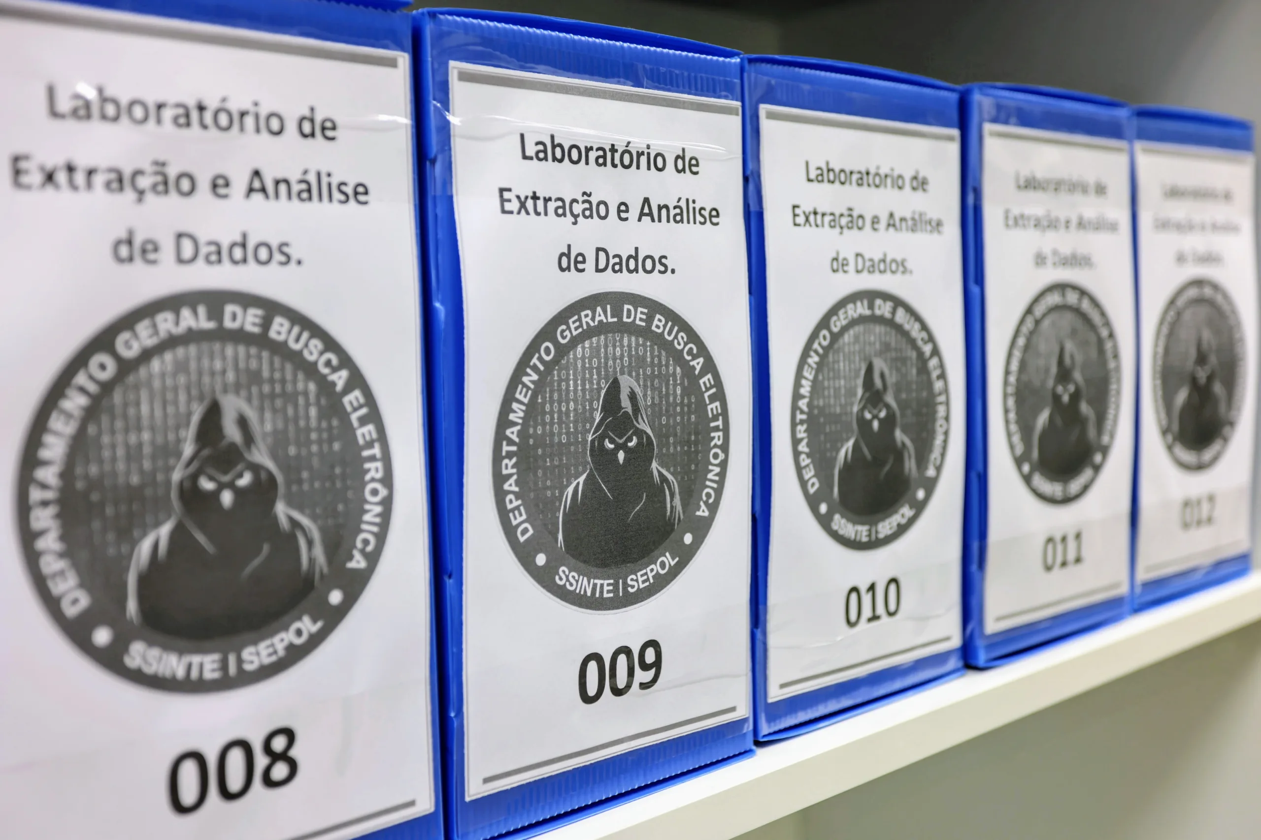 Laboratório de Extração e Análise de Dados da Polícia Civil. Imagem: Marcelo Regua.

