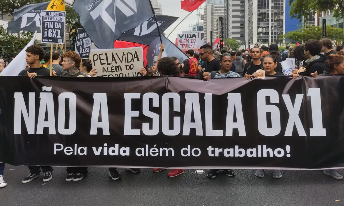 Protesto contra a escala 6×1 na Avenida Paulista, em São Paulo. Foto: Letycia Bond/Agência Brasil