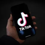 Celular com aplicativo do TikTok – Foto: Reprodução