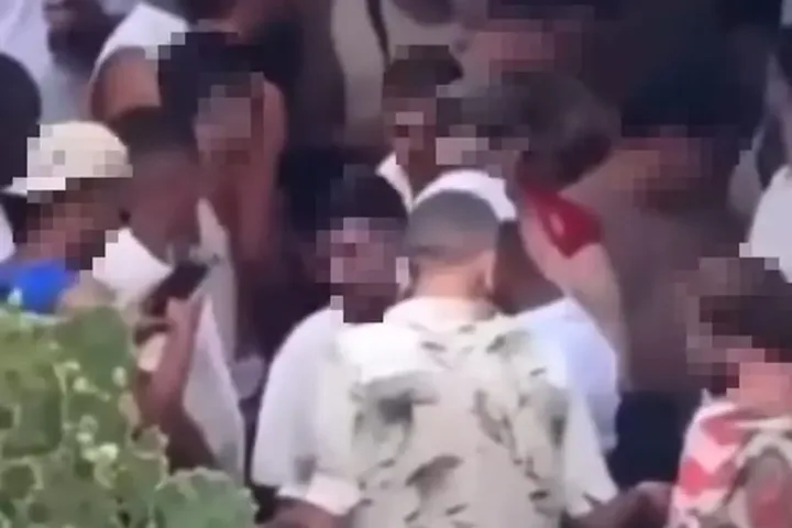 Polícia do Rio investiga vídeo de orgia no Arpoador com 30 homens. Caso aconteceu na virada do ano e chocou a internet