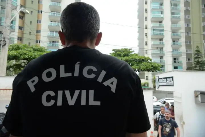 Réveillon 2025 no RJ registra queda de crimes. Segurança reforçada com 28 mil agentes e tecnologia de ponta reduz furtos e roubos