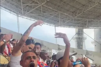 Maricá surpreende e vence o Botafogo por 2 a 1 na estreia do Carioca 2025, em pleno Nilton Santos. Torcida celebra em grande estilo.