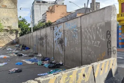 Muro na Cracolândia, em São Paulo