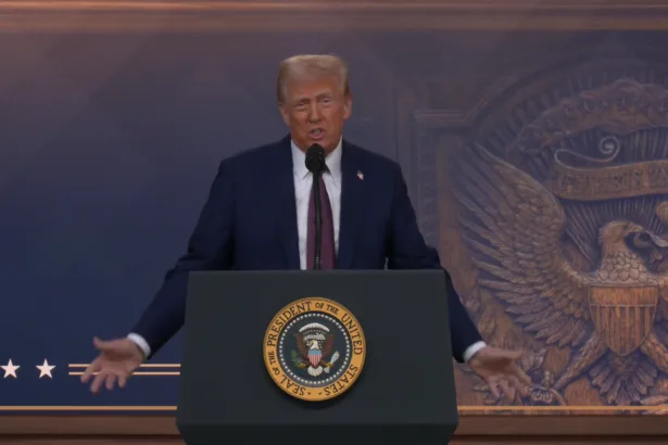 Donald Trump participa da Conferência do World Economic Fórum 2025 de forma online. Foto: @WhiteHouse