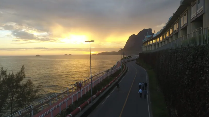 Uma faixa da Avenida Niemeyer será interditada ao trânsito de veículos. Arquivo/Prefeitura do Rio