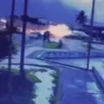 Momento exato em que a aeronave explode após a queda – Foto: Reprodução