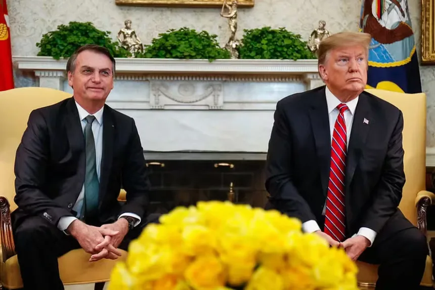 Jair Bolsonaro e Donald Trump, durante encontro na Casa Branca em 2019 — Foto: Alan Santos/Presidência/19-03-2019